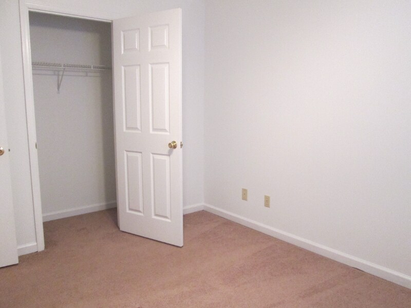 Building Photo - 1725 Kim Watt Dr