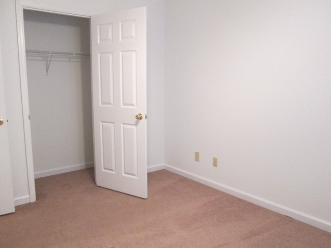 Building Photo - 1725 Kim Watt Dr