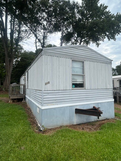 Building Photo - 315 Judith Ln