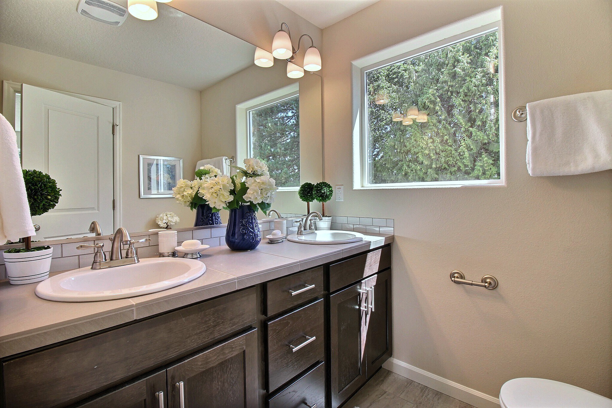 Building Photo - 16606 Southwest Barsotti Street