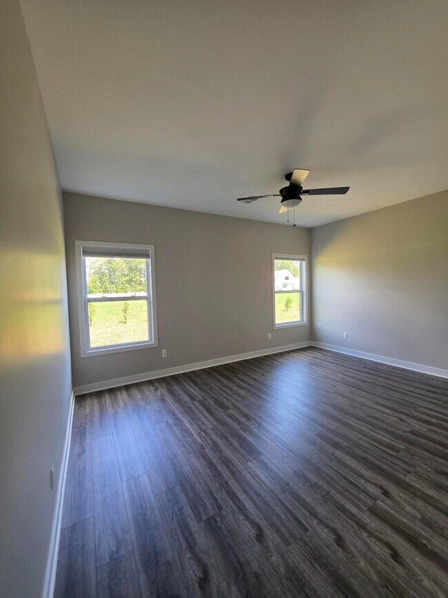 Building Photo - 8236 Oak Shade Cir