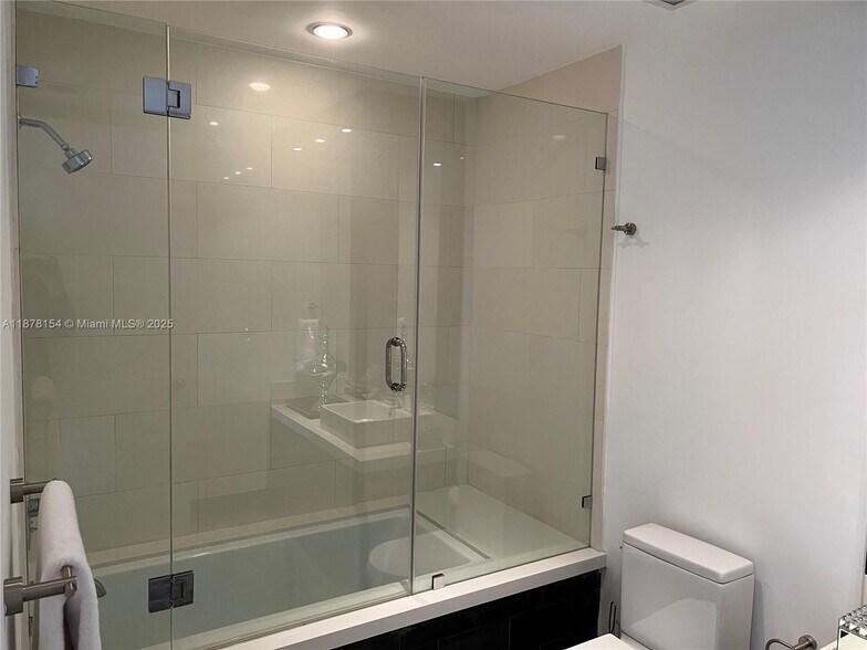 Building Photo - 1100 Biscayne Blvd