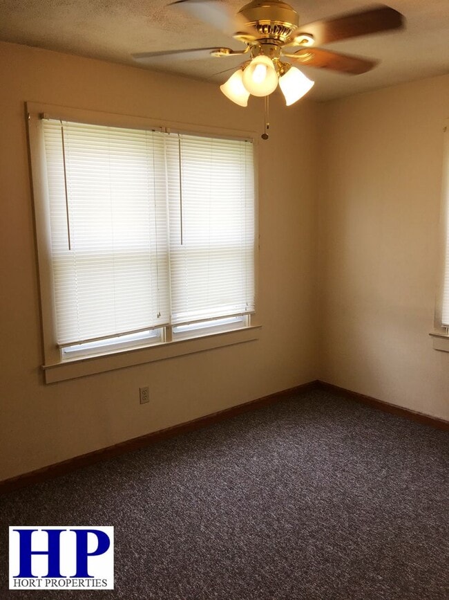 Building Photo - 1223 3rd St