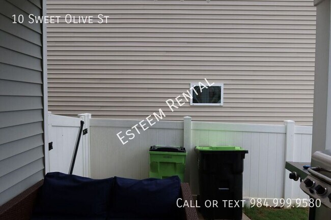 Building Photo - 10 Sweet Olive St