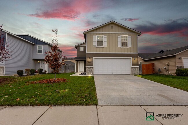 Building Photo - 3 Bed 2.5 Bath Home