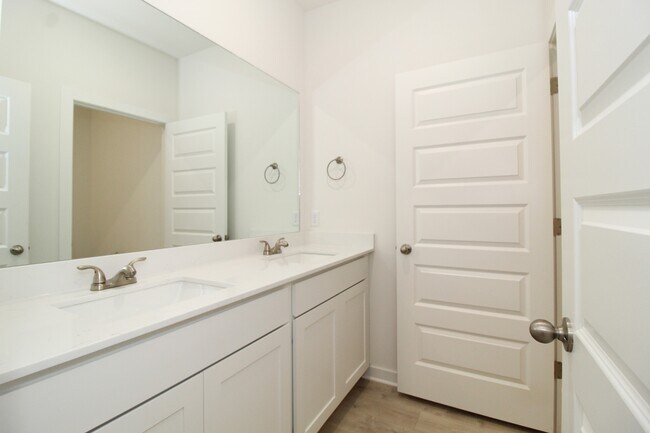 Building Photo - 2309 Langford St