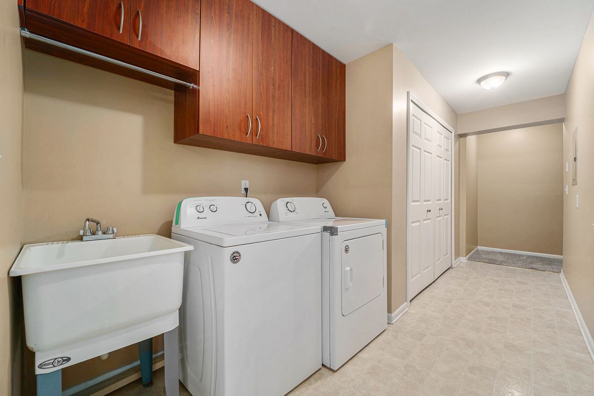Building Photo - 22209 Chesapeake Cir