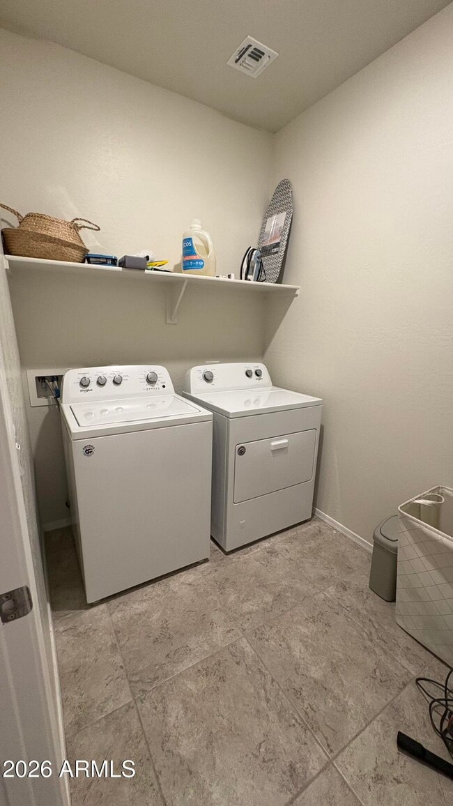 Building Photo - 30998 W Earll Dr