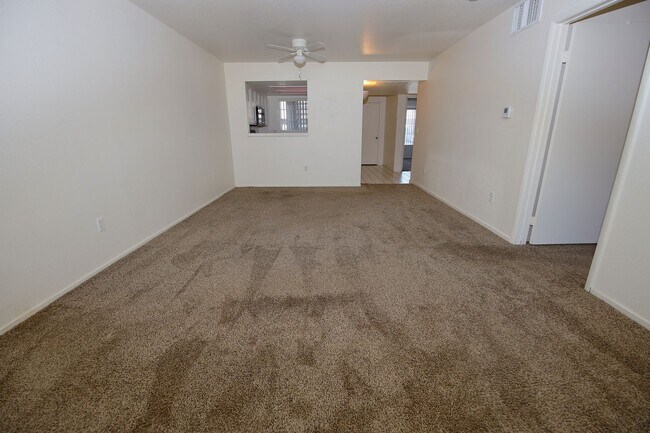 Building Photo - SUMMERLIN - LA POSADA CONDO