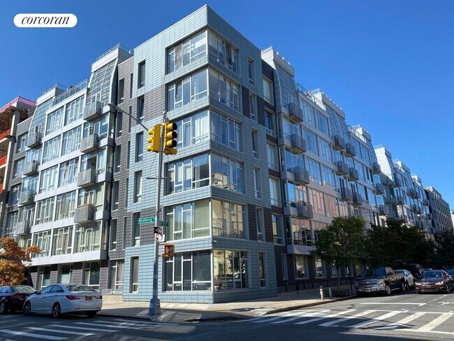 Building Photo - 214 N 11th St
