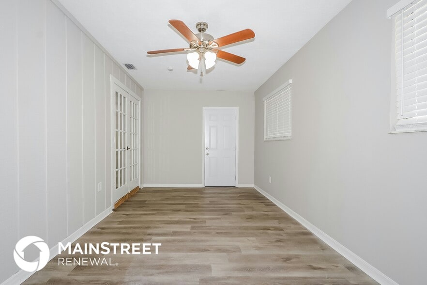 Building Photo - 5315 Hickory Dr