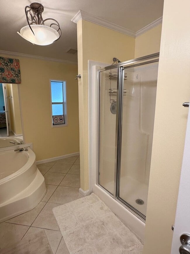 Building Photo - Spacious 3BR Single-Family Home Near Downtown Naples & Beaches