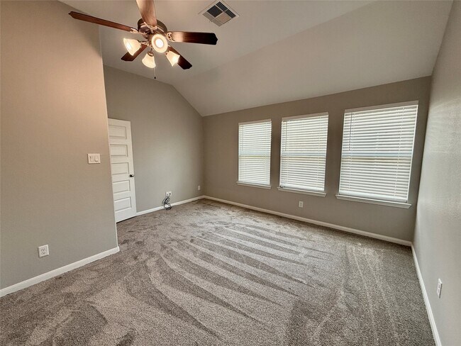 Building Photo - 3707 Parkcrest Ct