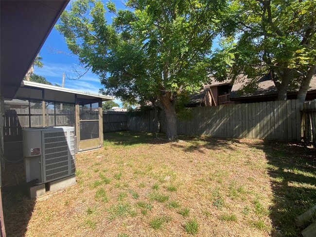 Building Photo - 25 Tradewinds Dr