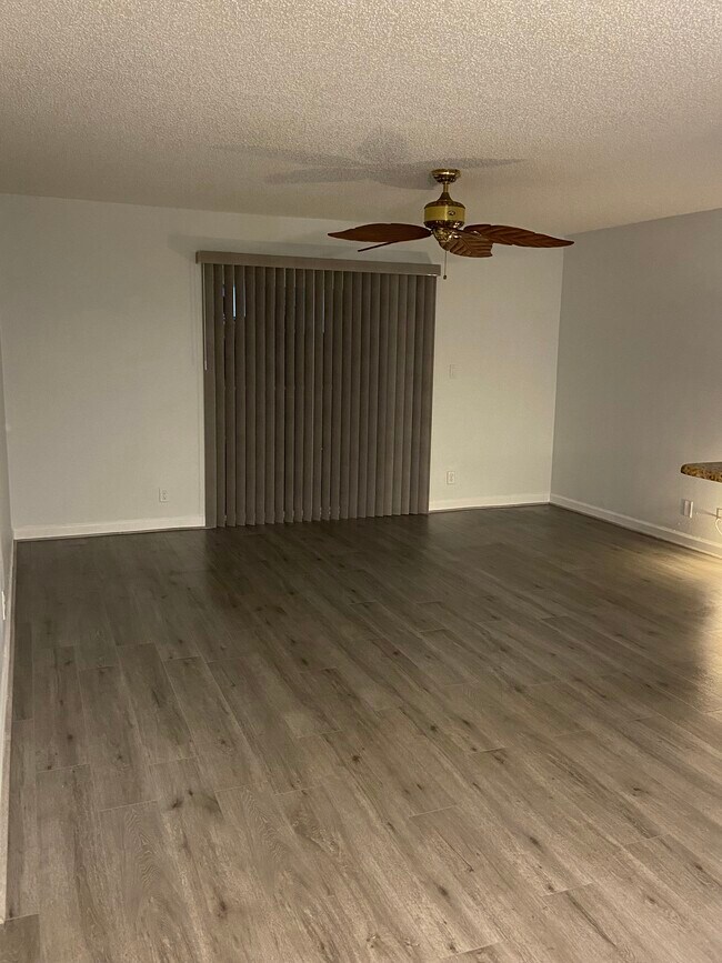 Building Photo - 706 SE 2nd Ave