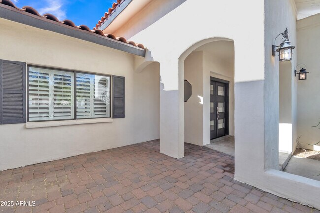 Building Photo - 10424 E Cannon Dr