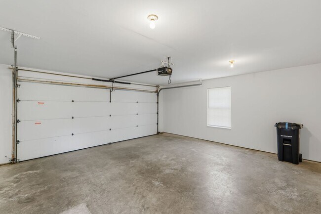 Building Photo - 5000-5002 Carrie Ridge Dr.