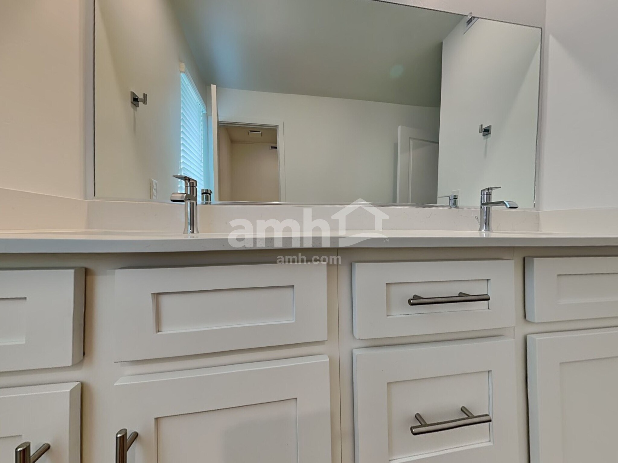 Building Photo - 9629 Harkes Dr