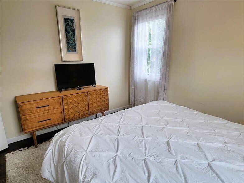 Building Photo - 11 Hammond St