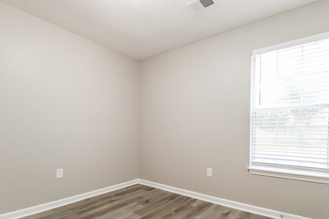 Building Photo - 5731 Riverhead Ave