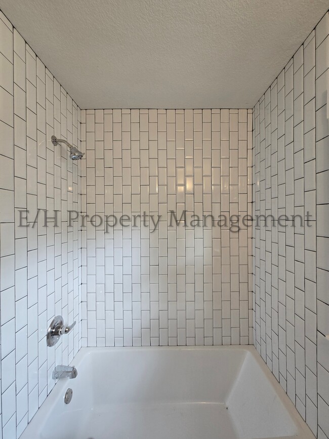 Building Photo - 244 N Athenian Ave