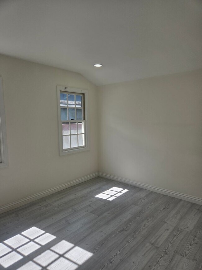 Building Photo - 2536 W 227th St