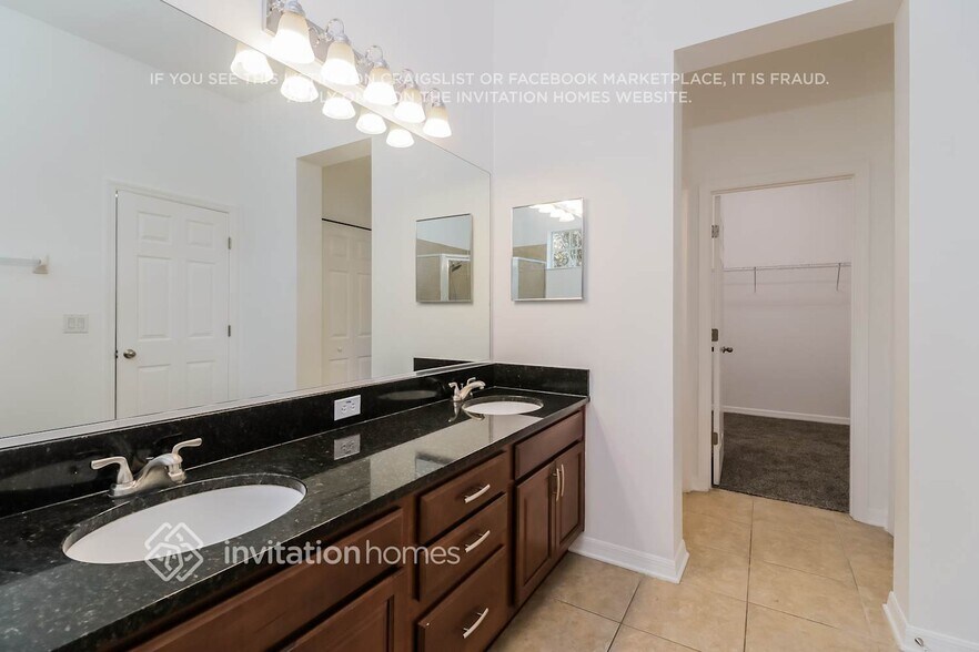 Building Photo - 7571 Tamarind Ave