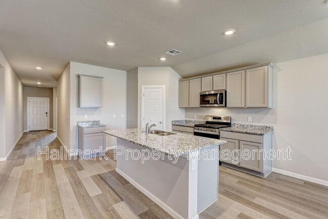 Building Photo - 4109 Sara Pk Dr