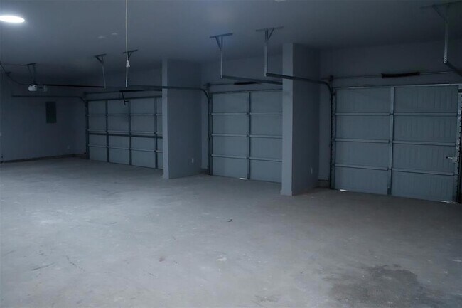 Building Photo - 1716 Kalidy Dr