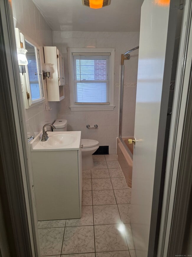 Building Photo - 481 Bunker Hill Ave