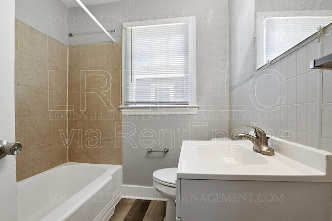 Building Photo - 4217 Grand Ave