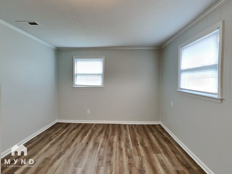 Building Photo - 211 Buckskin Dr