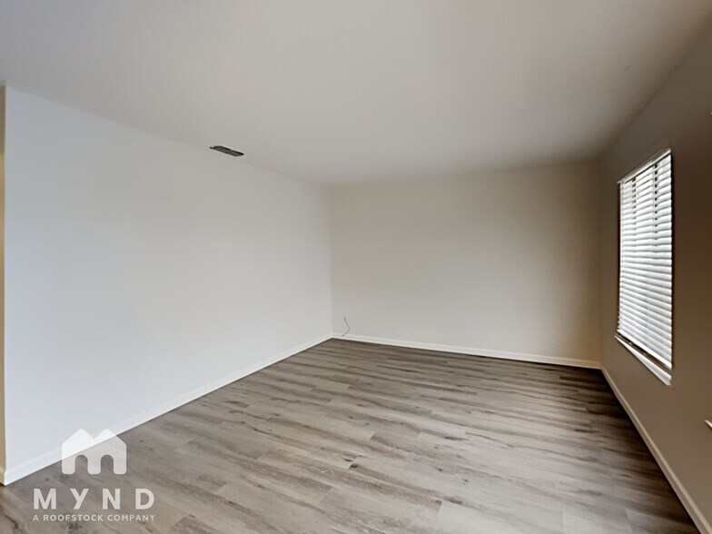 Building Photo - 7304 Lawnwood Dr