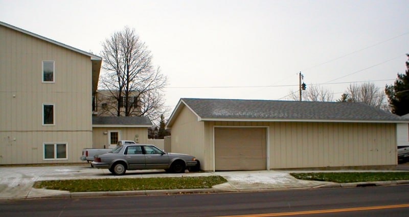 Building Photo - 141 Birch St N