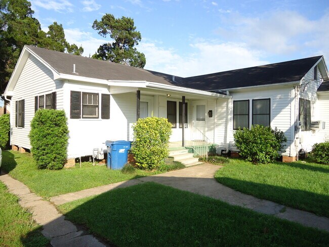 Building Photo - 119 St Julien Ave