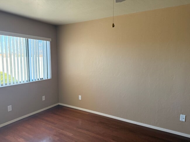 Building Photo - 2165 Elkhorn Dr