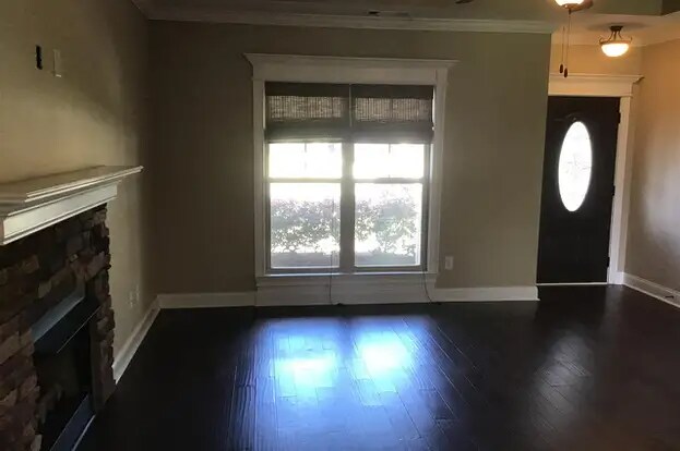 Building Photo - 312 Loneoak Trl