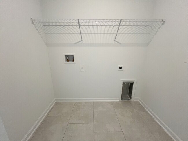 Building Photo - 317 Singing Sands Cir