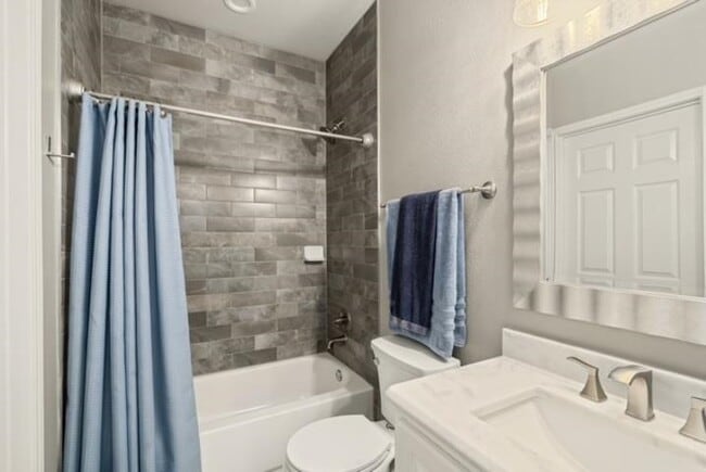 Building Photo - 406 Mountain View Dr