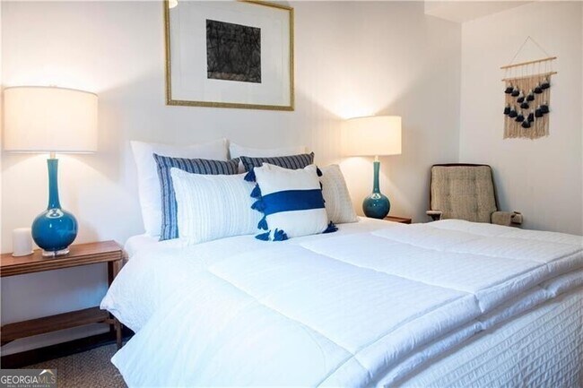 Building Photo - 620 Glen Iris Dr NE