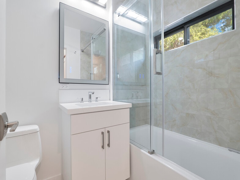 Building Photo - 3190 Los Robles Rd