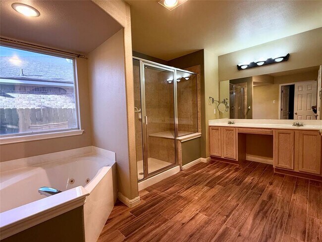 Building Photo - 3916 Bonnie Ln