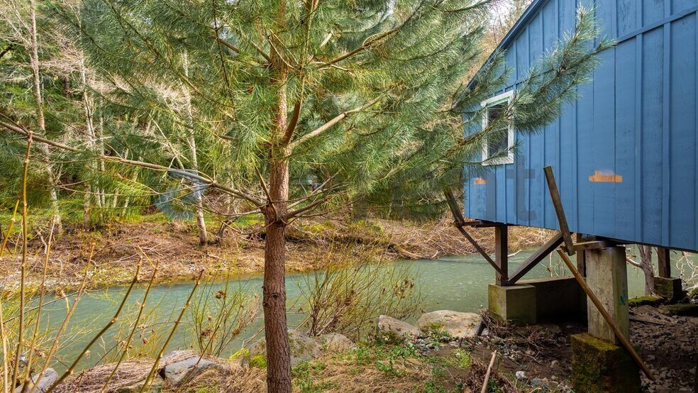 Building Photo - 6010 Cazadero Hwy