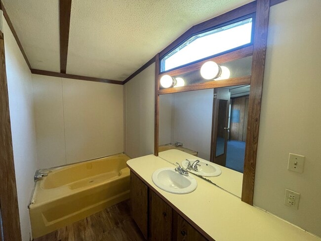 Building Photo - Quiet setting between Angier and Fuquay Varina