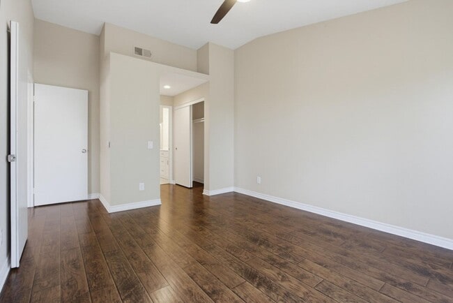 Building Photo - 500 Lands End Way