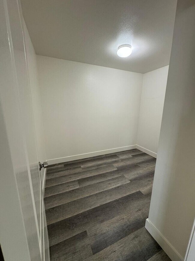 Building Photo - 13358 Ramona Blvd