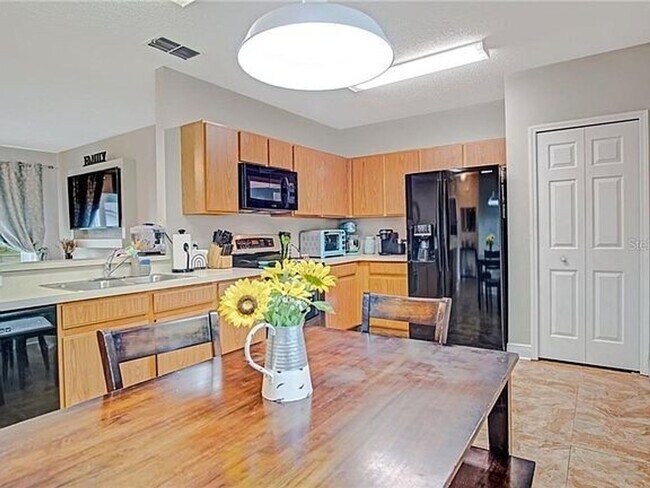 Building Photo - SINGLE FAMILY HOME IN POINCIANA 3/2