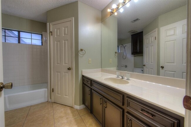 Building Photo - 2306 Alimony Cove