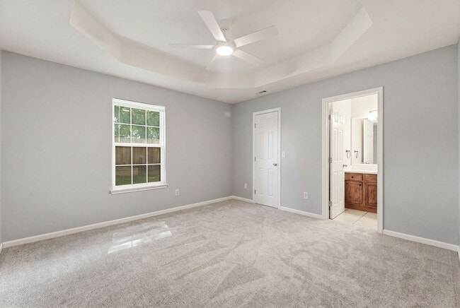 Building Photo - This beautiful ranch-style home