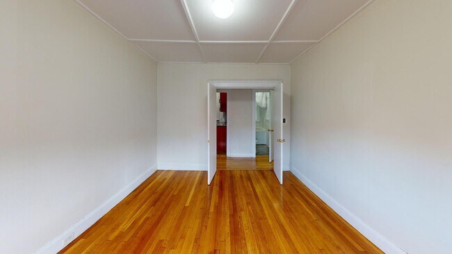 Building Photo - 9/1 No Fee! Split-style 2BR near Kenmore, BU, Northeastern, Longwood!